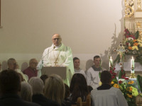 Brzezie: Biskup Włocławski poświęcił witraże i chrzcielnicę